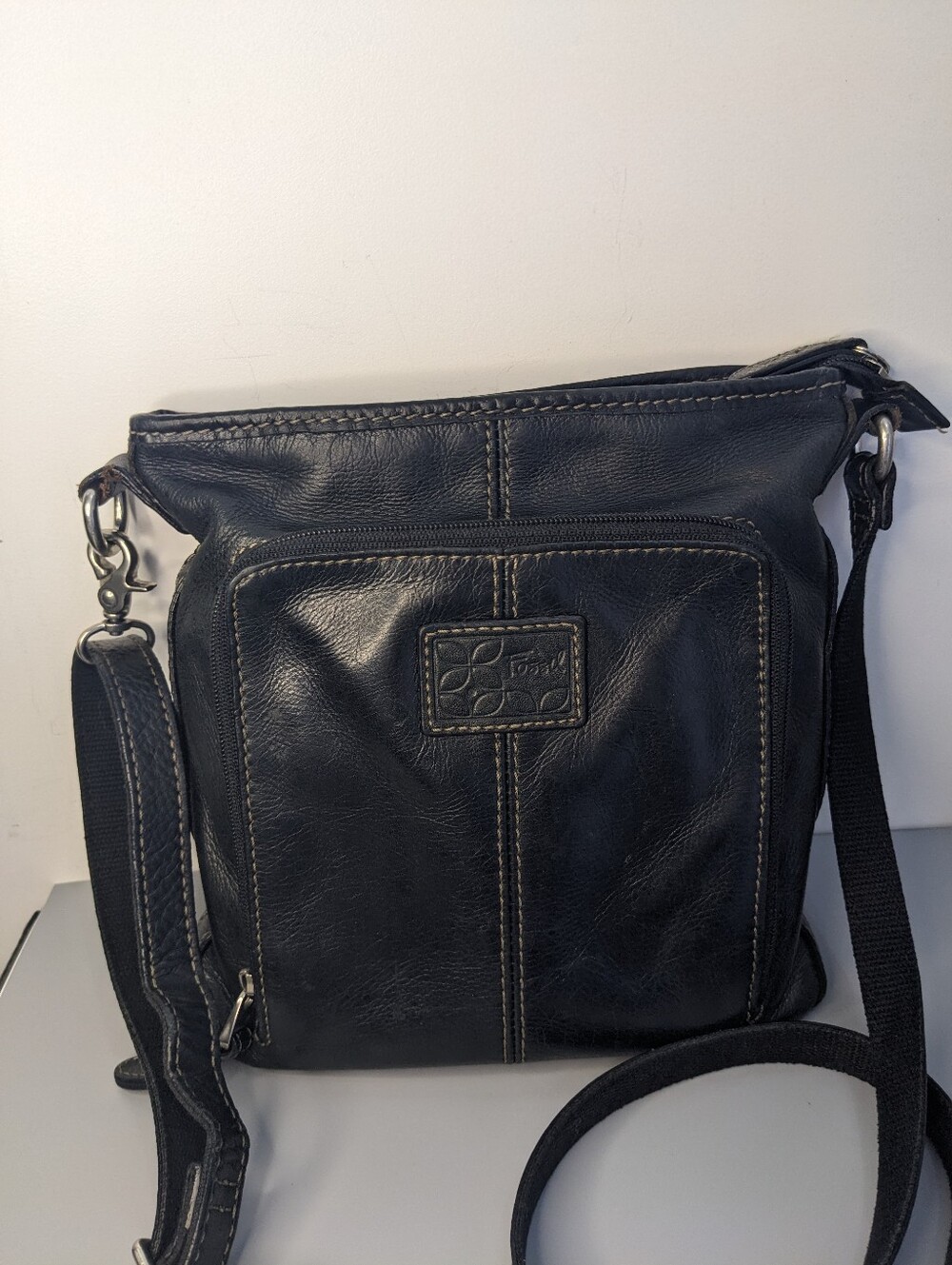 Fossil Black Genuine Leather Slim Crossbody Y2K Bag With Front Zip Pocket Purse